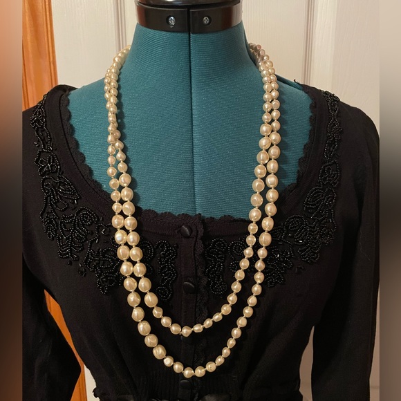 Banana Republic faux pearl necklace - Picture 1 of 2